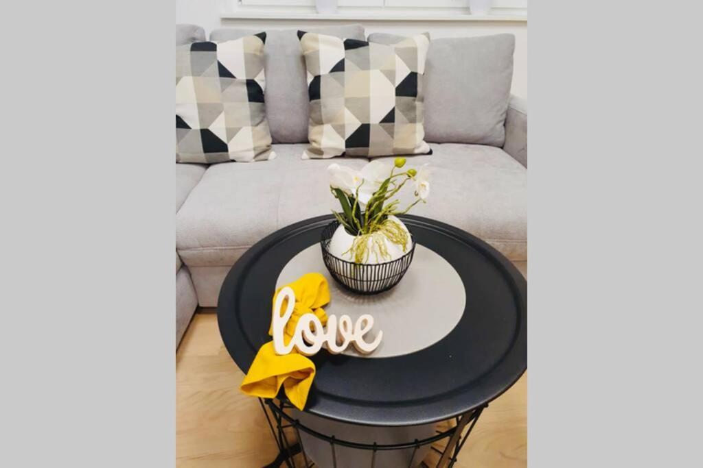 Leon Apartment Neu! Gemuetlichkeit An Erster Stelle Λιντς Εξωτερικό φωτογραφία